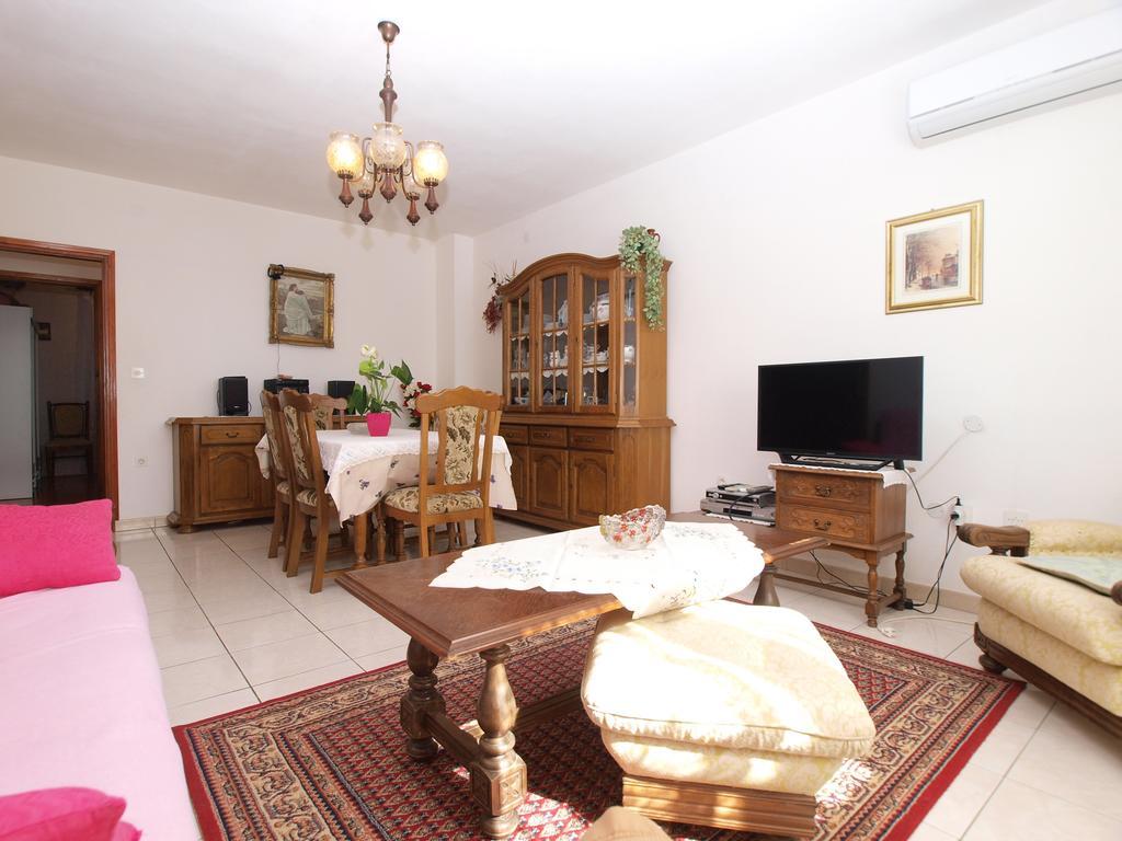 Apartment Luisa 1437 Peruski Exterior photo
