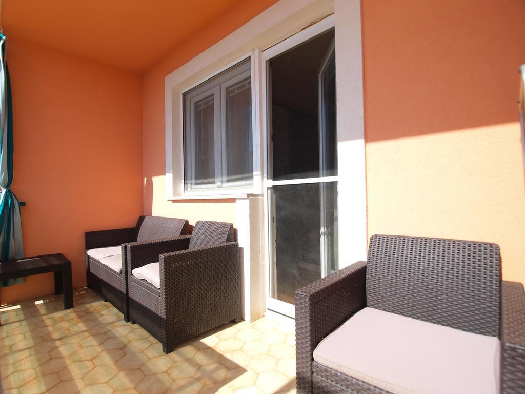 Apartment Luisa 1437 Peruski Exterior photo